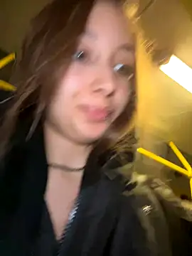 Snapshot of VelvetVixenI chatting on 11/21/25, 04:27 VelvetVixenI online show from 11/21/25, 04:27