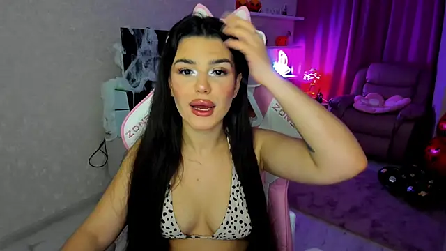 Snapshot of AlluringAriel chatting on 11/04/25, 06:29 AlluringAriel online show from 11/04/25, 06:29