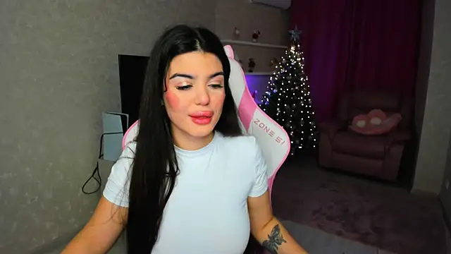 Snapshot of AlluringAriel chatting on 12/16/25, 07:30 AlluringAriel online show from 12/16/25, 07:30