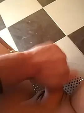 Snapshot of ahme_bebo chatting on 11/14/25, 01:32 ahme bebo online show from 11/14/25, 01:32