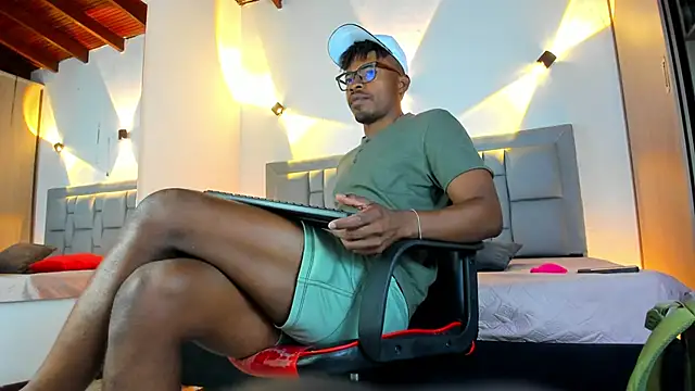 JEFFREY COTTOM online show from 01/21/25, 07:06