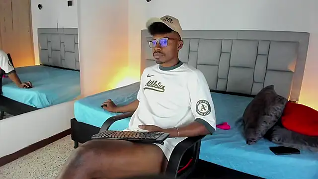 JEFFREY COTTOM online show from 01/25/25, 07:07