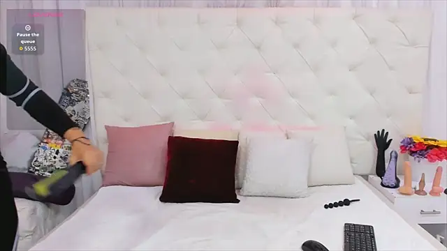 Snapshot of Valerik_cano1 chatting on 09/17/25, 12:07 Valerik cano1 online show from 09/17/25, 12:07