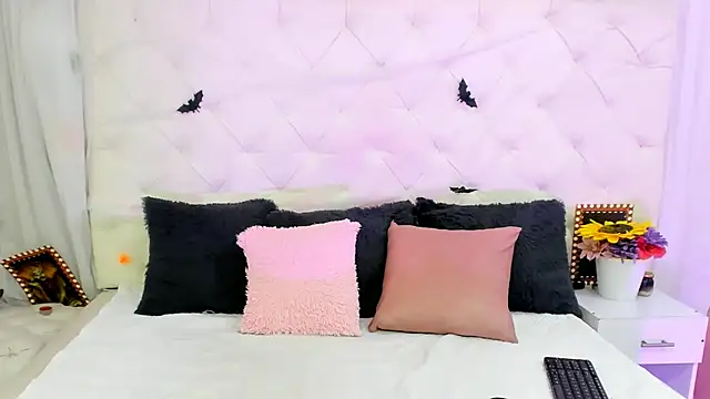 Snapshot of Valerik_cano1 chatting on 10/21/25, 02:40 Valerik cano1 online show from 10/21/25, 02:40