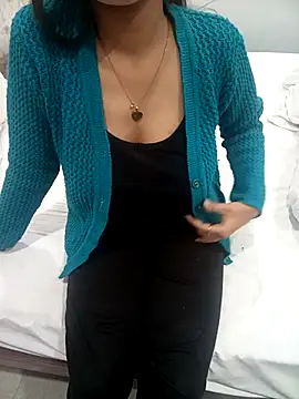 Snapshot of Alina_398 chatting on 03/21/25, 12:50 Alina 398 online show from 03/21/25, 12:50