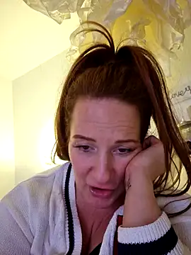 Engel mia online show from 02/16/25, 05:04