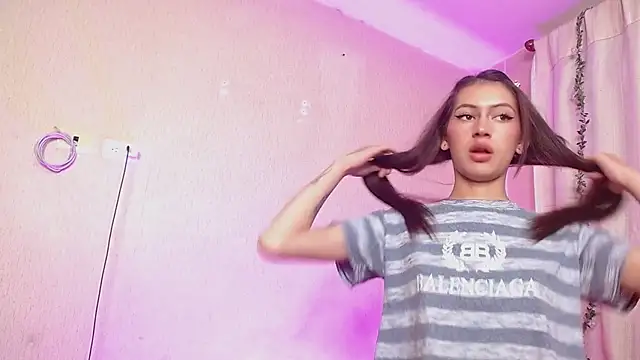 sara17  online show from 01/21/25, 07:26