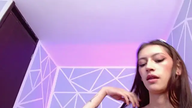 sara17  online show from 03/20/25, 05:57