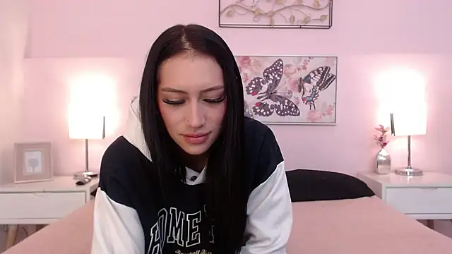 Snapshot of sara17_ chatting on 11/19/25, 08:53 sara17 online show from 11/19/25, 08:53