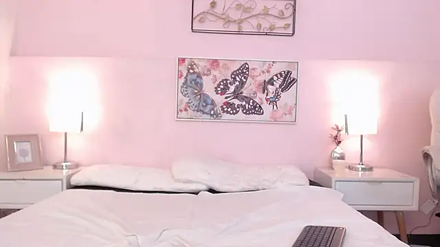 Snapshot of sara17_ chatting on 11/26/25, 08:21 sara17 online show from 11/26/25, 08:21