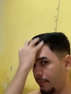 thguinho13 online show from 12/30/24, 04:31