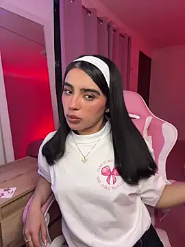 Emily-14 online show from 06/03/26, 04:15