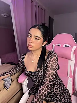 Emily-14 online show from 06/04/26, 04:29