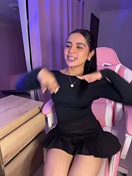 Emily-14 online show from 06/11/26, 04:32
