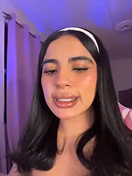 Emily-14 online show from 06/17/26, 02:58