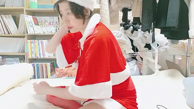 Snapshot of morikawa_sayaka chatting on 12/20/25, 12:18 morikawa sayaka online show from 12/20/25, 12:18