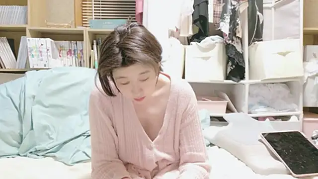 Snapshot of morikawa_sayaka chatting on 05/15/26, 12:45 morikawa sayaka online show from 05/15/26, 12:45