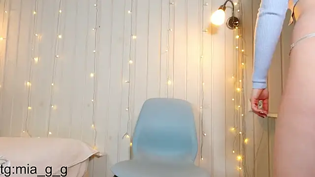 Snapshot of Mia_Mia_M chatting on 10/30/25, 06:26 Mia Mia M online show from 10/30/25, 06:26