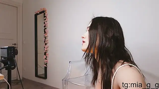 Snapshot of Mia_Mia_M chatting on 12/05/25, 06:55 Mia Mia M online show from 12/05/25, 06:55