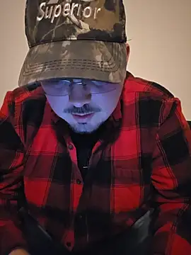 Snapshot of cmichaelxxx chatting on 11/14/25, 11:35 cmichaelxxx online show from 11/14/25, 11:35