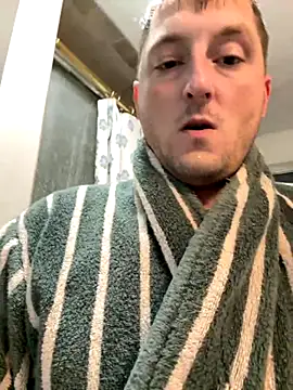 Snapshot of longcurved212121 chatting on 10/11/25, 03:10 longcurved212121 online show from 10/11/25, 03:10