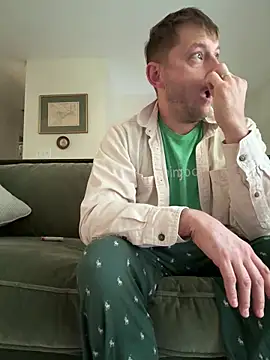 Snapshot of longcurved212121 chatting on 10/16/25, 01:45 longcurved212121 online show from 10/16/25, 01:45