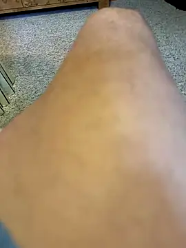 Snapshot of longcurved212121 chatting on 11/05/25, 02:50 longcurved212121 online show from 11/05/25, 02:50