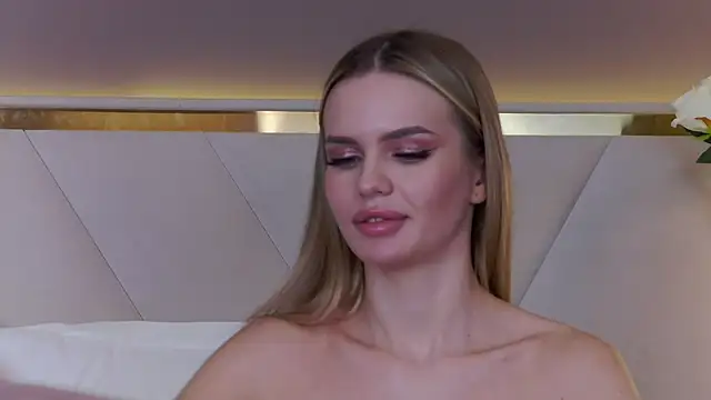 Snapshot of KristinaMaers chatting on 02/20/25, 12:08 KristinaMaers online show from 02/20/25, 12:08