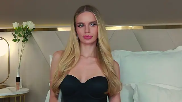 Snapshot of KristinaMaers chatting on 12/01/25, 12:04 KristinaMaers online show from 12/01/25, 12:04