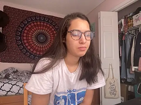 Snapshot of naughtynadia0502 chatting on 03/04/25, 02:53 naughtynadia0502 online show from 03/04/25, 02:53