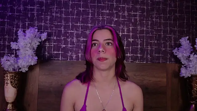 Snapshot of ArtemisaBlake chatting on 11/18/25, 04:33 ArtemisaBlake online show from 11/18/25, 04:33