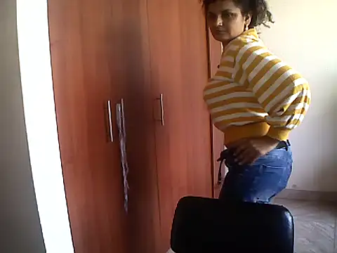 Snapshot of Mahia_M chatting on 12/19/24, 01:51 Mahia M online show from 12/19/24, 01:51