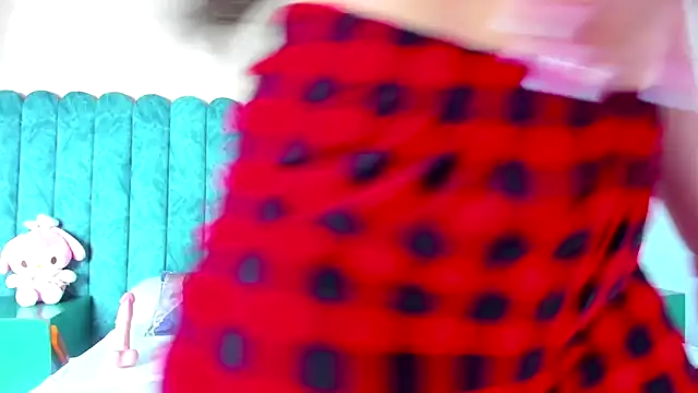 CarolineeMoreno online show from 12/30/24, 01:03