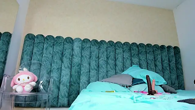 CarolineeMoreno online show from 01/24/25, 04:06