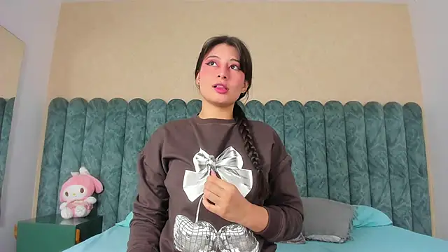 CarolineeMoreno online show from 02/12/25, 12:44