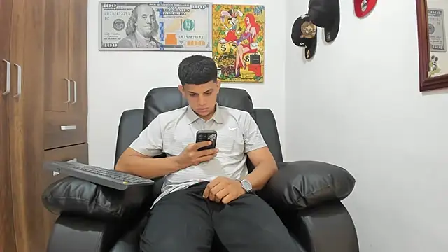 Snapshot of boss_of_cash chatting on 10/02/25, 02:57 boss of cash online show from 10/02/25, 02:57