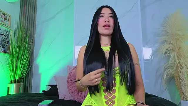 Chlooee   online show from 05/04/26, 02:29