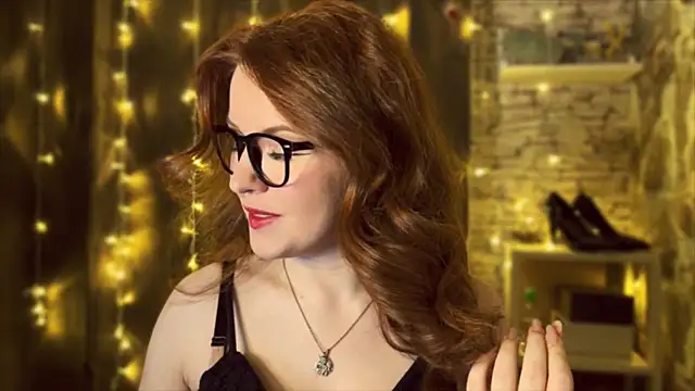 LaurenRossss online show from 12/14/24, 08:51