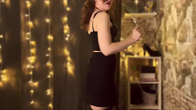 LaurenRossss online show from 12/17/24, 10:11