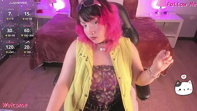 Snapshot of lady_noize chatting on 12/16/25, 07:52 lady noize online show from 12/16/25, 07:52