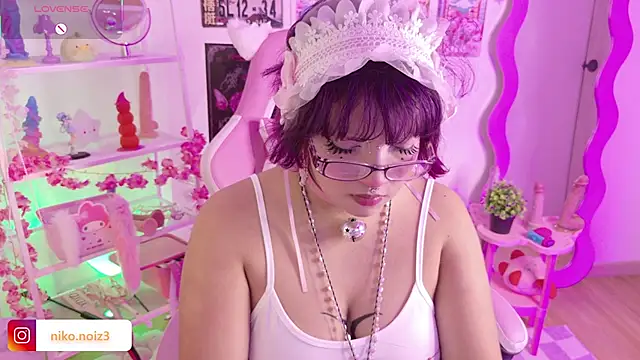Snapshot of lady_noize chatting on 06/02/26, 10:23 lady noize online show from 06/02/26, 10:23