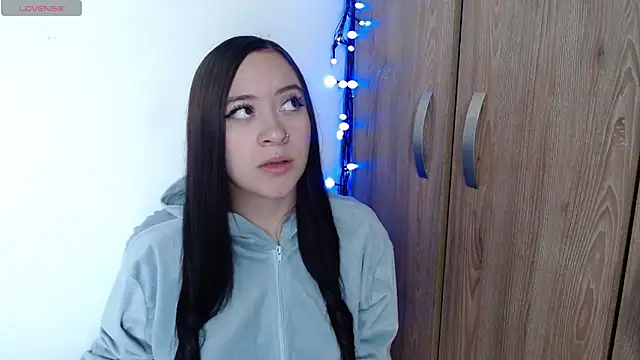 Snapshot of kaena-angels chatting on 12/13/24, 07:53 kaena-angels online show from 12/13/24, 07:53