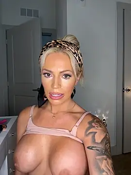 sophiamariexoxo240 online show from 09/28/25, 05:07