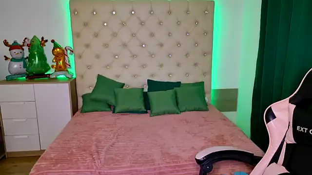 KattieSims online show from 01/11/25, 04:27