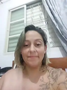 baixinhaloira online show from 12/15/24, 03:24