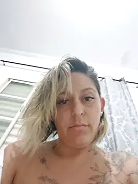 baixinhaloira online show from 12/22/24, 02:28