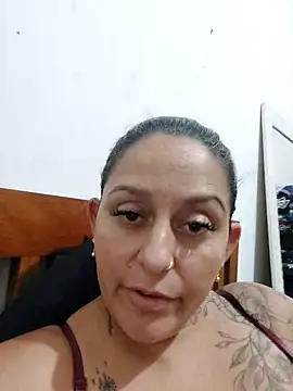 baixinhaloira online show from 11/18/25, 01:44