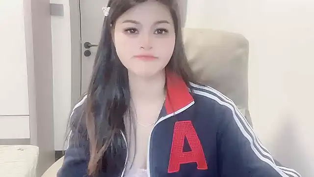 Snapshot of Ytao-528 chatting on 11/13/25, 04:17 Ytao-528 online show from 11/13/25, 04:17