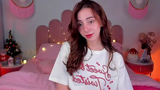 ElsaYoung online show from 12/24/24, 10:49