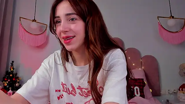 ElsaYoung online show from 01/01/25, 03:02
